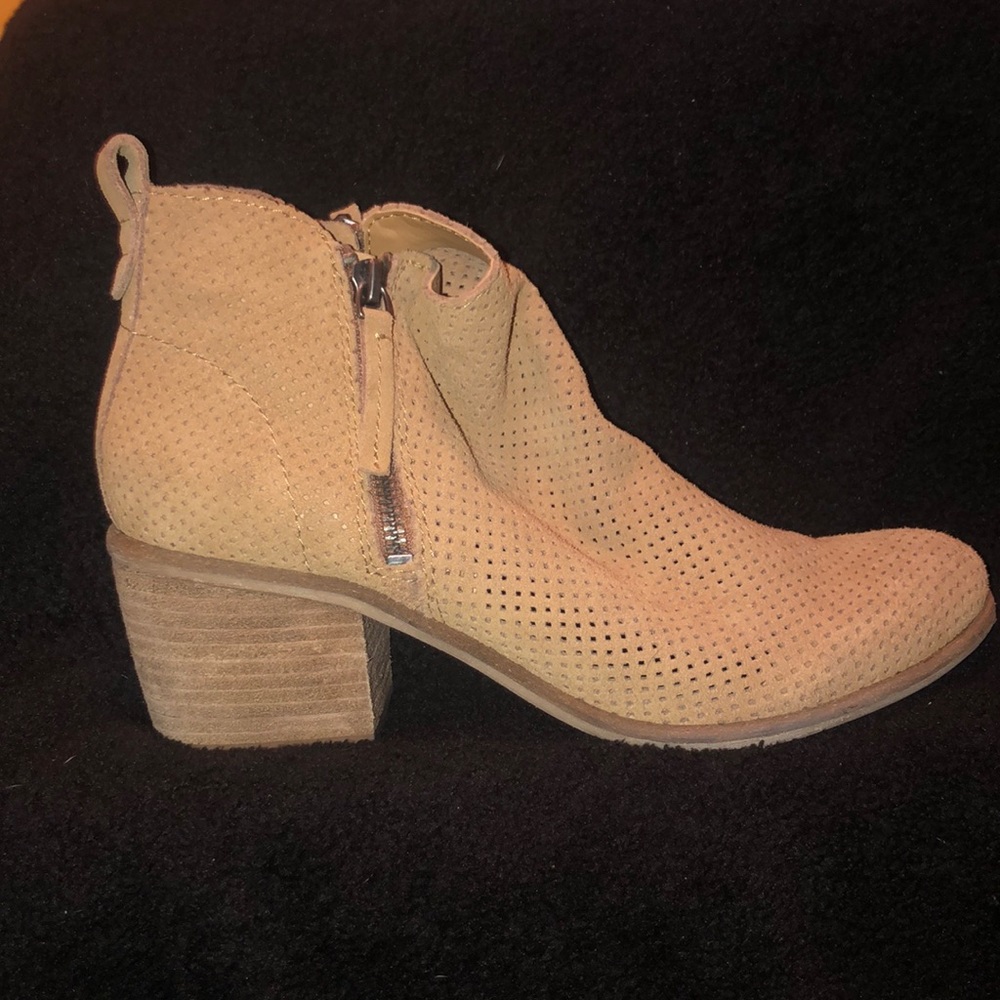 Dulce Vita Ankle Boots